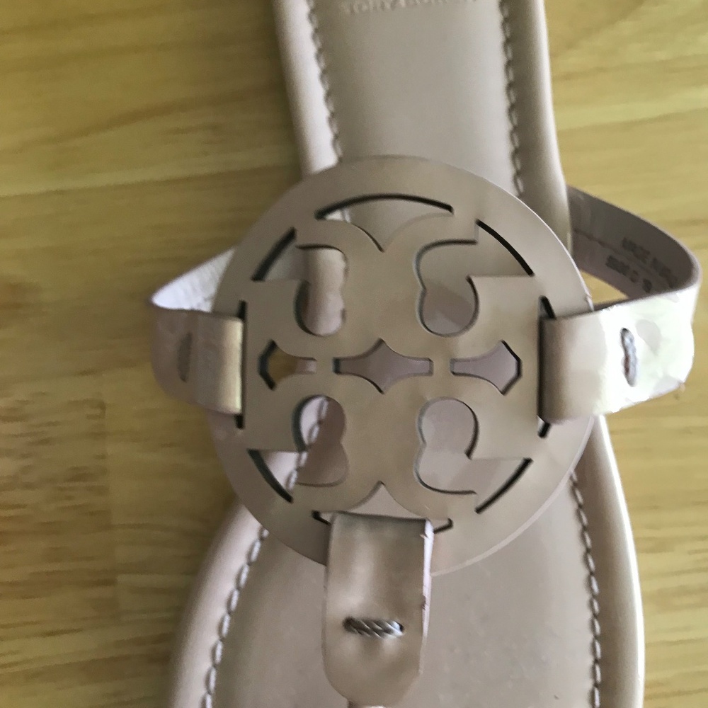 NEW -  TORY BURCH - MILLER SANDAL - 8 1/2 - Picture 3 of 7